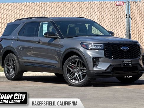 Used 2025 Ford Explorer ST-Line w/ ST-Line Street Pack AWD/4WD image 1