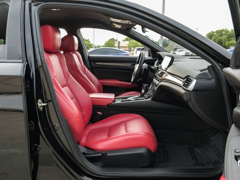 Used 2019 Honda Accord Sport image 36
