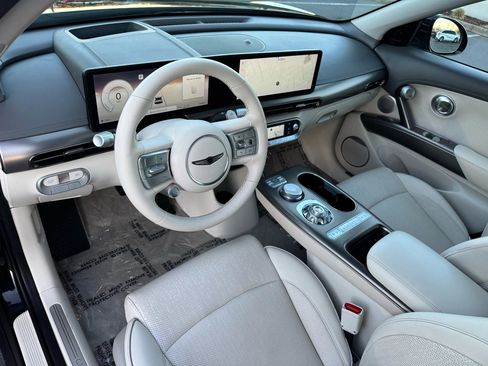 Used 2023 Genesis GV60 Advanced w/ Security Package image 19