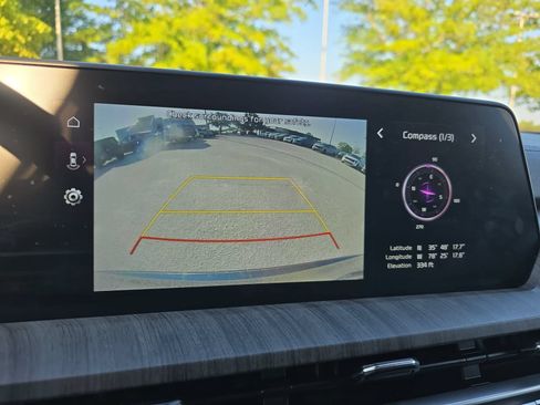 Used 2024 Kia Telluride EX w/ EX Captain's Chair Package FWD image 25