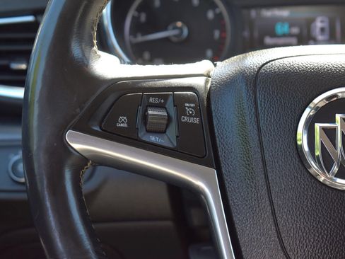 Used 2020 Buick Encore Essence FWD image 47