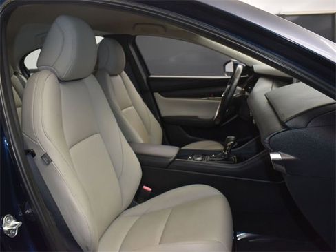 Used 2019 MAZDA MAZDA3 Sedan w/ Select Package image 12