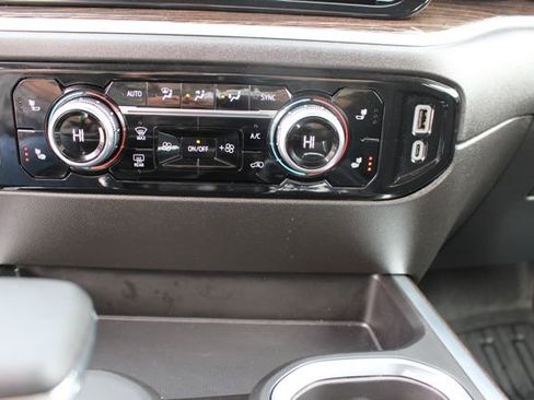 Used 2025 GMC Sierra 1500 Elevation image 26