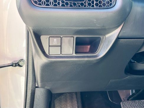 Used 2025 Honda HR-V EX-L image 10
