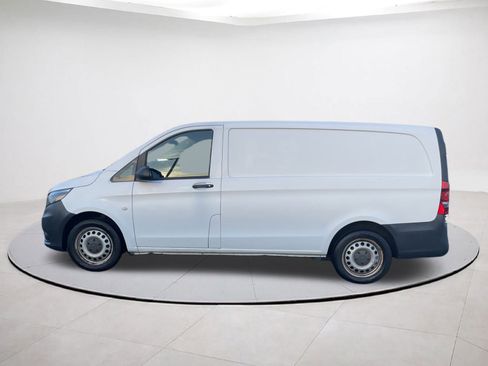 Used 2018 Mercedes-Benz Metris image 4