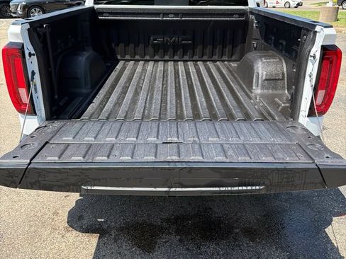 Used 2020 GMC Sierra 1500 SLT w/ SLT Premium Plus Package AWD/4WD image 10