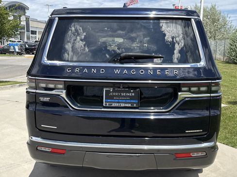 Used 2022 Jeep Grand Wagoneer Series III w/ Rear Seat Video Group 1 AWD/4WD image 5