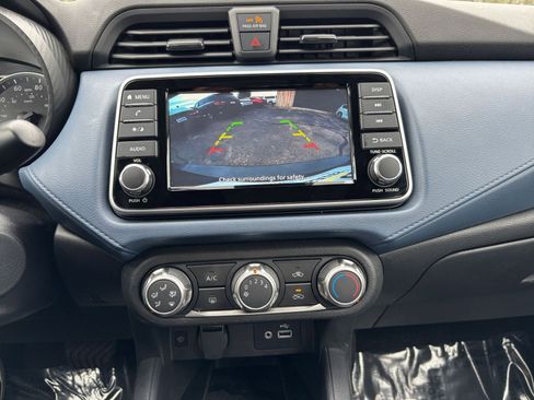 Used 2025 Nissan Versa SV image 18