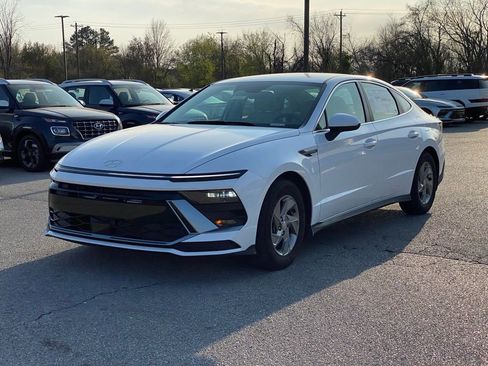 Certified 2025 Hyundai Sonata SE FWD image 3