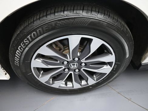 Certified 2024 Honda Odyssey EX-L image 12