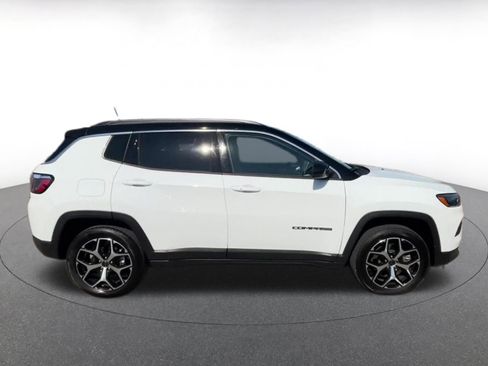 Used 2025 Jeep Compass Limited AWD/4WD image 16