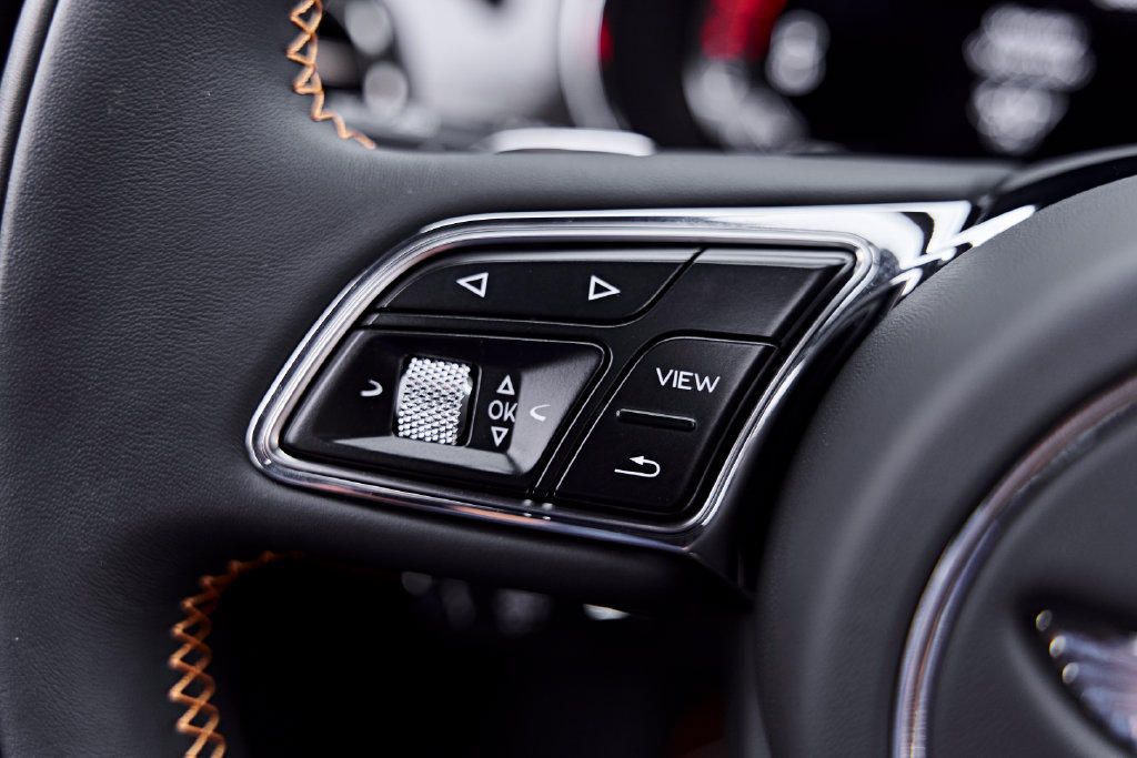 Used 2025 Bentley Bentayga AWD/4WD image 63