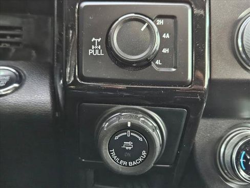 Used 2019 Ford F150 Lariat w/ Equipment Group 502A Luxury AWD/4WD image 23
