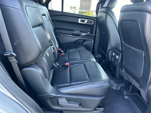 Used 2020 Ford Explorer XLT w/ Equipment Group 202A AWD/4WD image 30