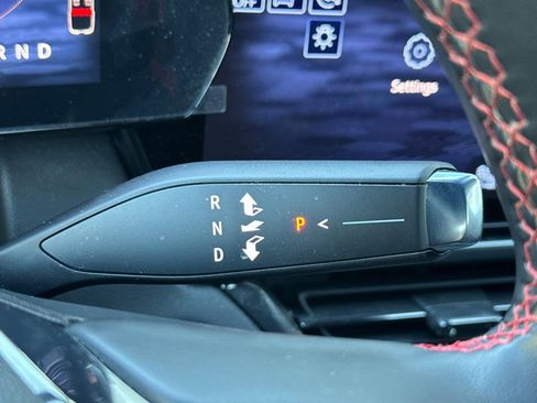 Used 2025 Chevrolet Equinox EV RS FWD image 34
