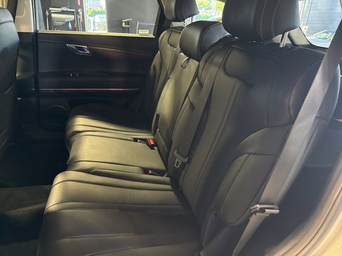 Used 2024 Genesis GV80 2.5T image 5