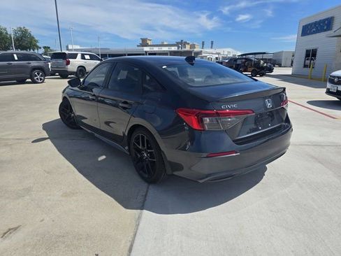 Used 2024 Honda Civic Sport image 3