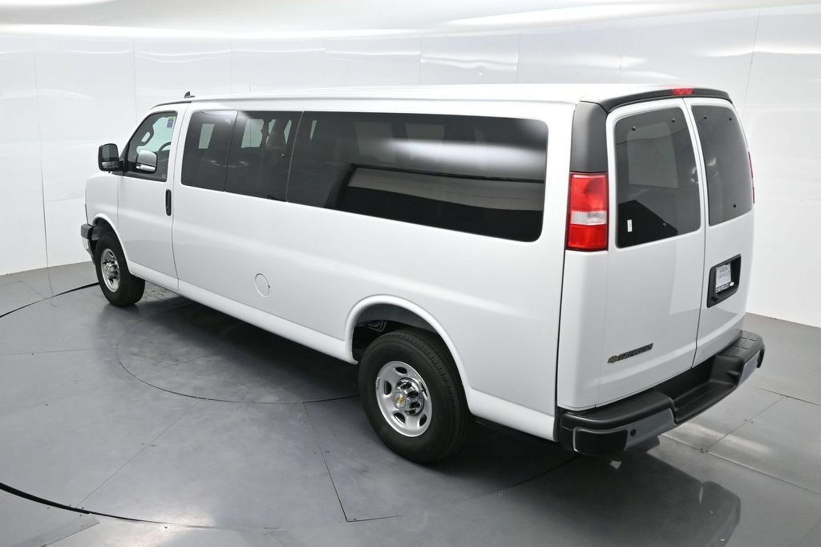 Used 2025 Chevrolet Express 3500 LT w/ LT Preferred Equipment Group RWD image 50