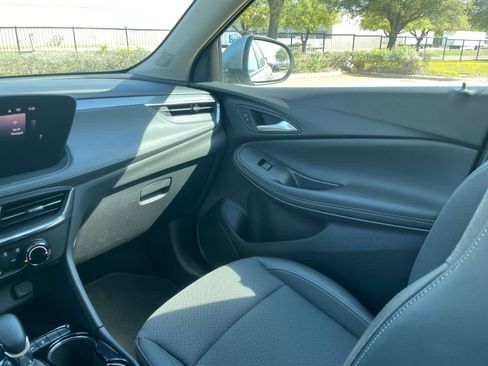 Used 2025 Buick Encore GX Preferred FWD image 38