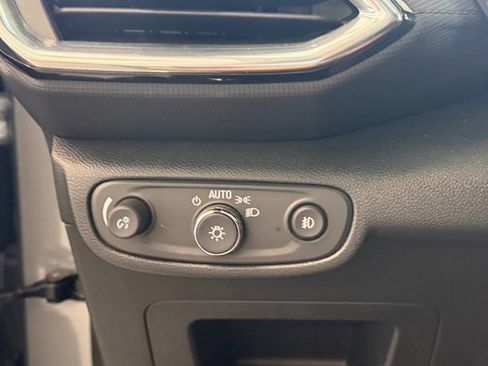 Used 2023 Chevrolet TrailBlazer LT FWD image 26
