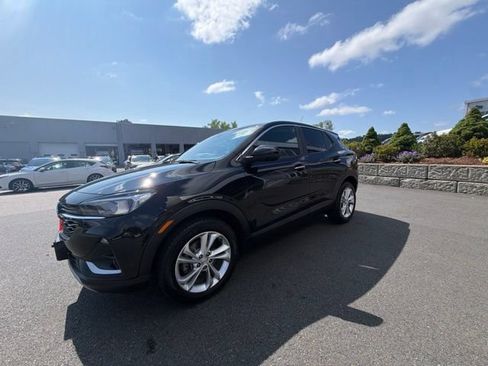 Certified 2022 Buick Encore GX Preferred w/ Cold Weather Comfort Package AWD/4WD image 3