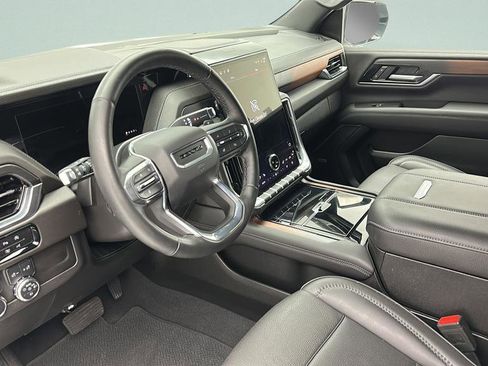 Used 2025 GMC Yukon XL Denali AWD/4WD image 13