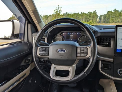 Used 2022 Ford Expedition XLT image 26