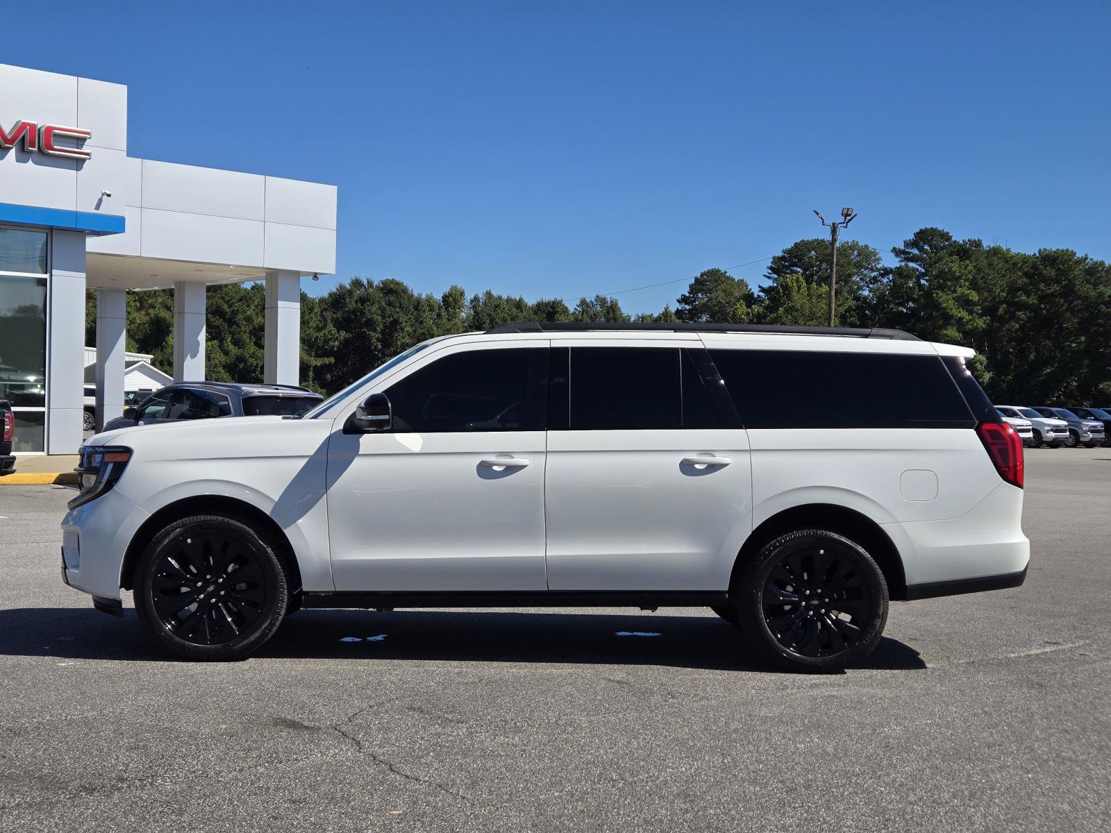 Used 2025 Ford Expedition Max Platinum w/ Stealth Appearance Package AWD/4WD image 12