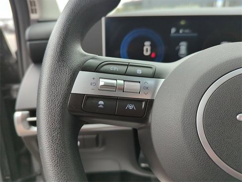 Used 2025 Hyundai Tucson SE image 34