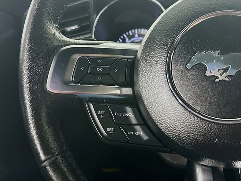 Used 2017 Ford Mustang Coupe image 23