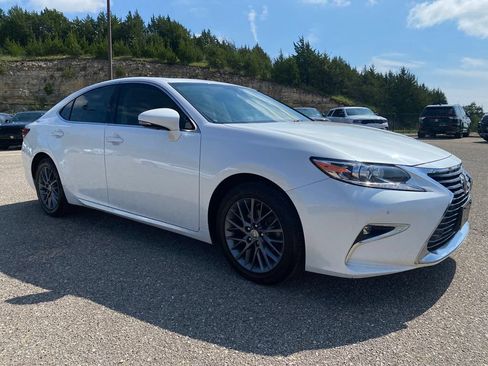 Used 2018 Lexus ES 350 w/ Premier Package FWD image 8