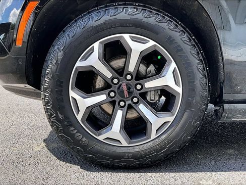 Used 2025 GMC Yukon AT4 Ultimate w/ LPO, Floor Liner Package AWD/4WD image 33