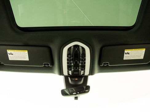 New 2026 Porsche Macan image 20