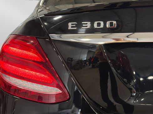 Used 2017 Mercedes-Benz E 300 4MATIC image 49