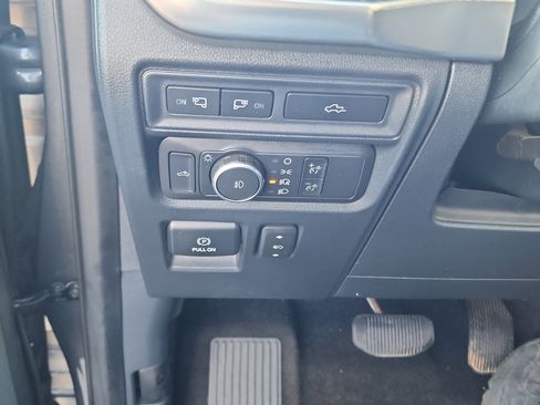 Certified 2021 Ford F150 Lariat image 38