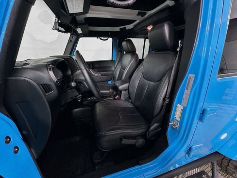 Used 2018 Jeep Wrangler Unlimited Sahara AWD/4WD image 23