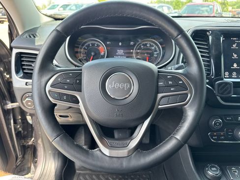 Used 2019 Jeep Cherokee Limited AWD/4WD image 24