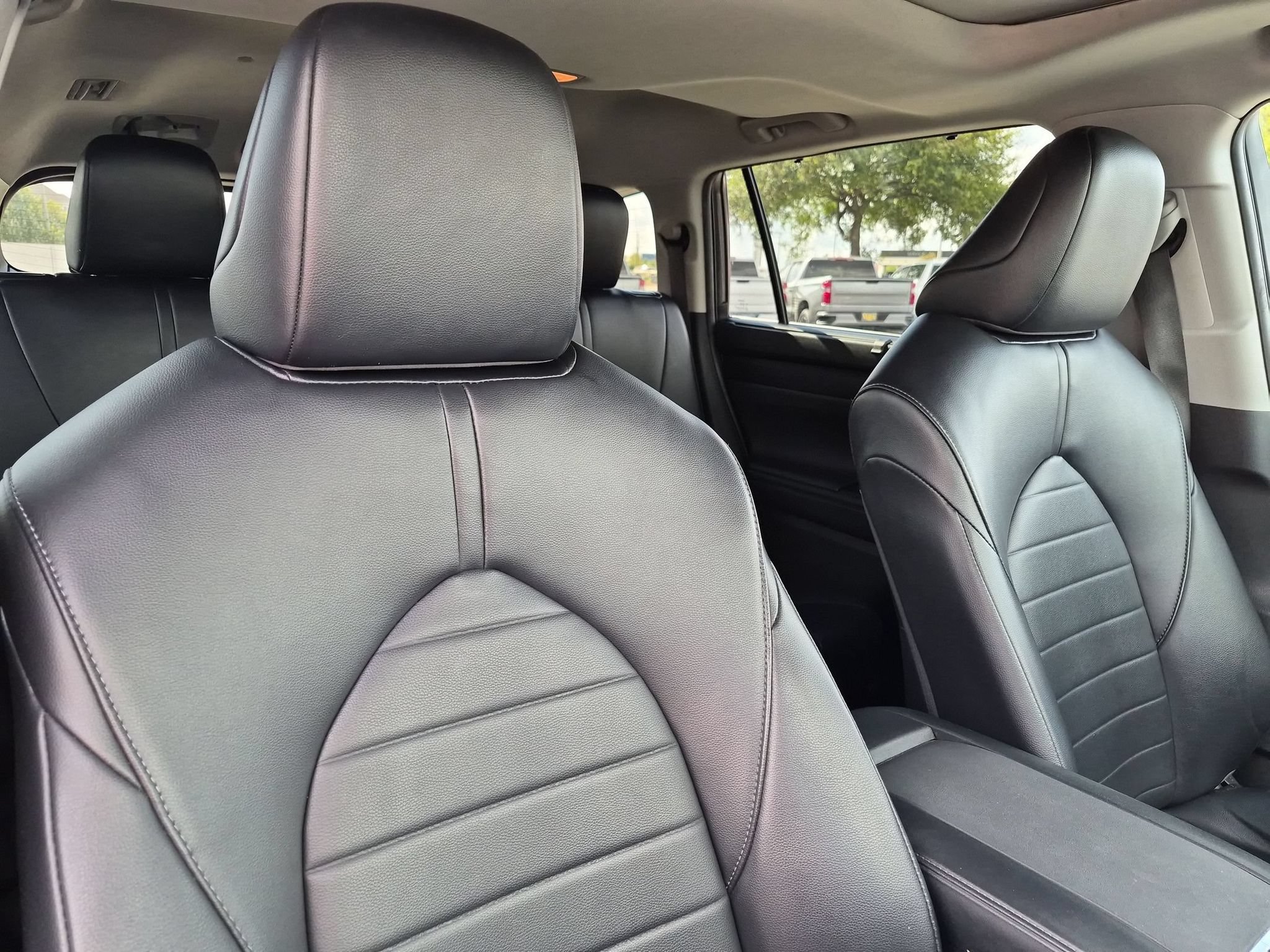 Used 2022 Toyota Highlander XLE FWD image 33