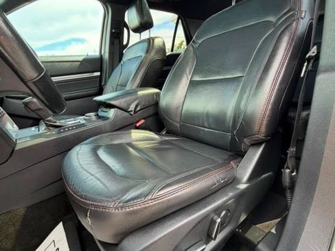 Used 2018 Ford Explorer Sport AWD/4WD image 13