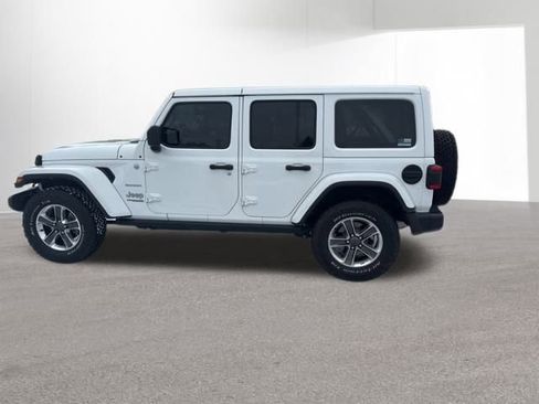 Used 2018 Jeep Wrangler Unlimited Sahara image 2