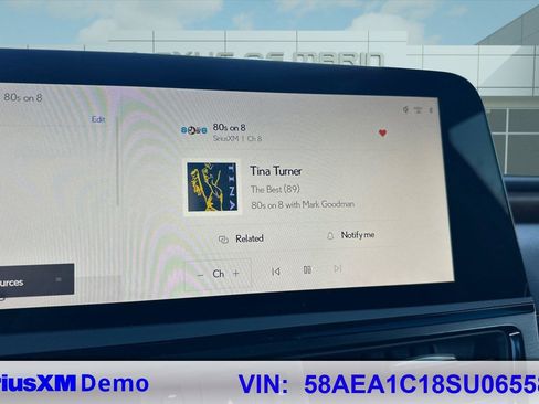 Used 2025 Lexus ES 300h w/ Luxury Package image 35