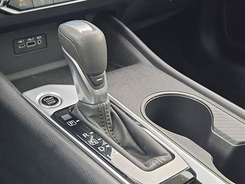 Used 2025 Nissan Altima 2.5 SV FWD image 12