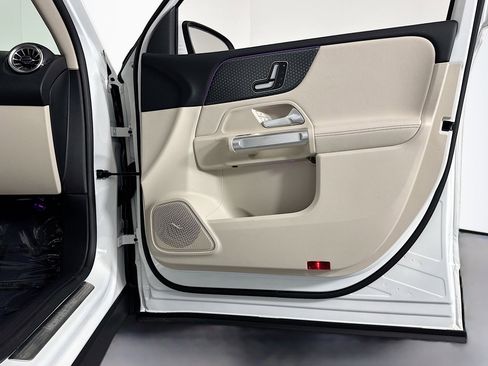 New 2026 Mercedes-Benz GLB 250 image 23