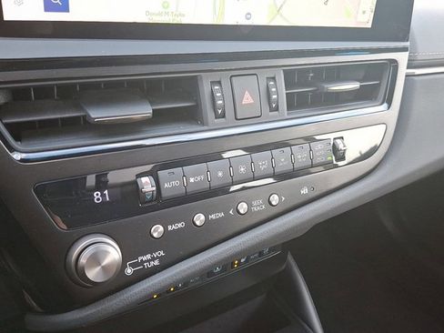 Used 2024 Lexus ES 350 Ultra Luxury image 16