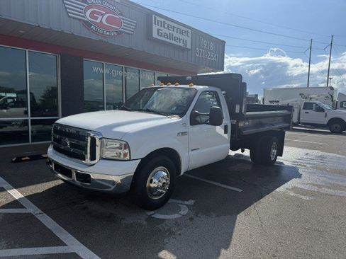 Used 2006 Ford F350 XL image 2