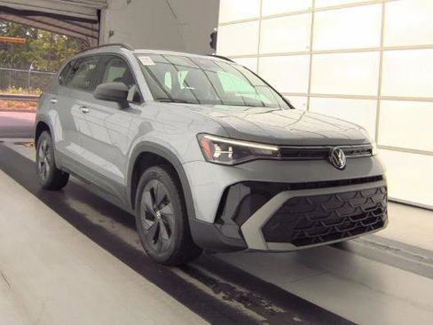 Used 2025 Volkswagen Taos S FWD image 2