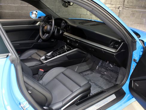 Used 2022 Porsche 911 Carrera image 41