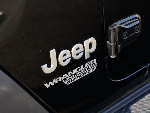 Used 2021 Jeep Wrangler Unlimited Sport w/ Sun And Sound Package AWD/4WD image 14