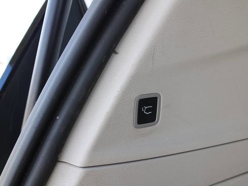 Used 2017 Chrysler Pacifica Touring Plus w/ Tire & Wheel Group image 70