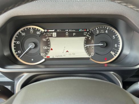 Used 2023 Land Rover Defender 110 X-Dynamic SE AWD/4WD image 23